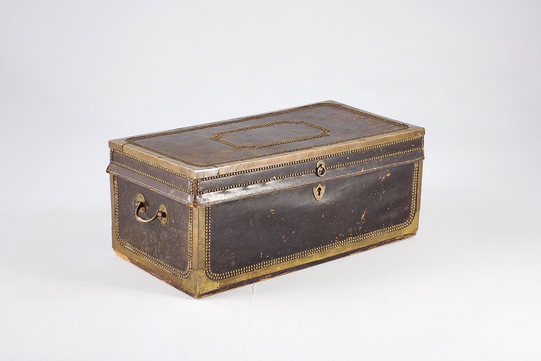 Foto Lockable Leather Case for Riches Scotland 1860 h33x80x40