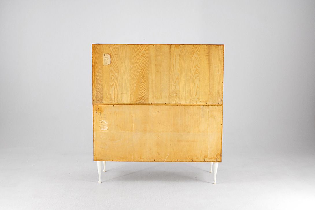 Foto Mid-Century Cabinet