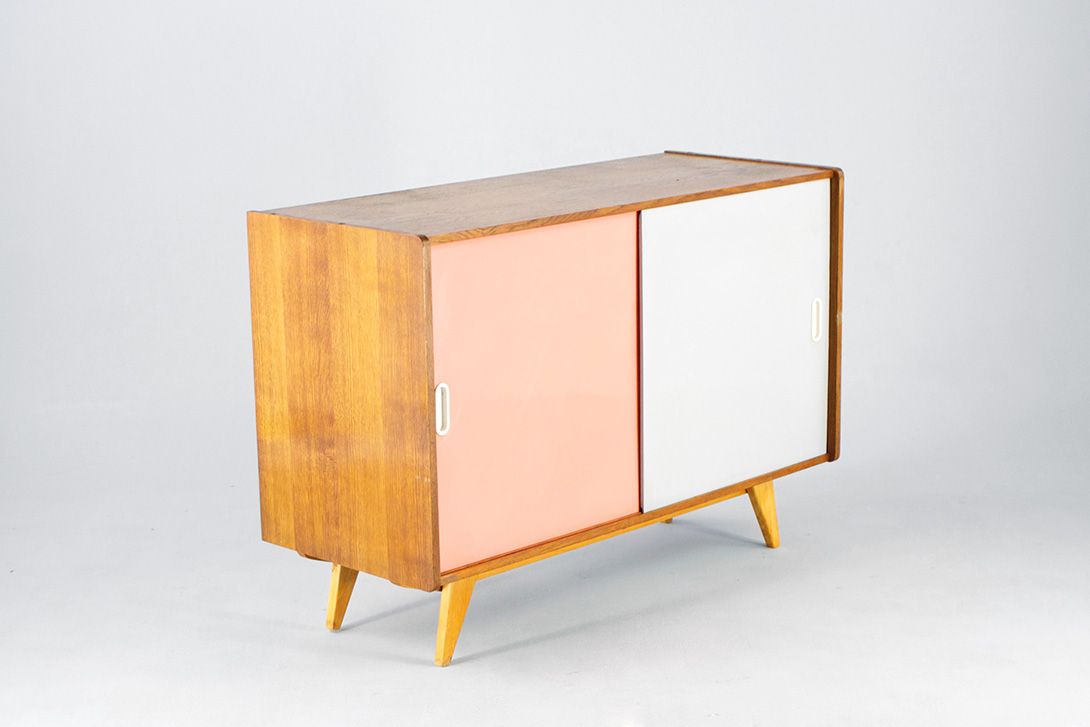 Foto Sideboard Interier Praha with Sliding Doors Pink/White w110