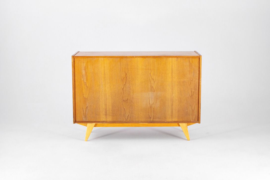 Foto Sideboard Interier Praha with Sliding Doors Pink/White w110