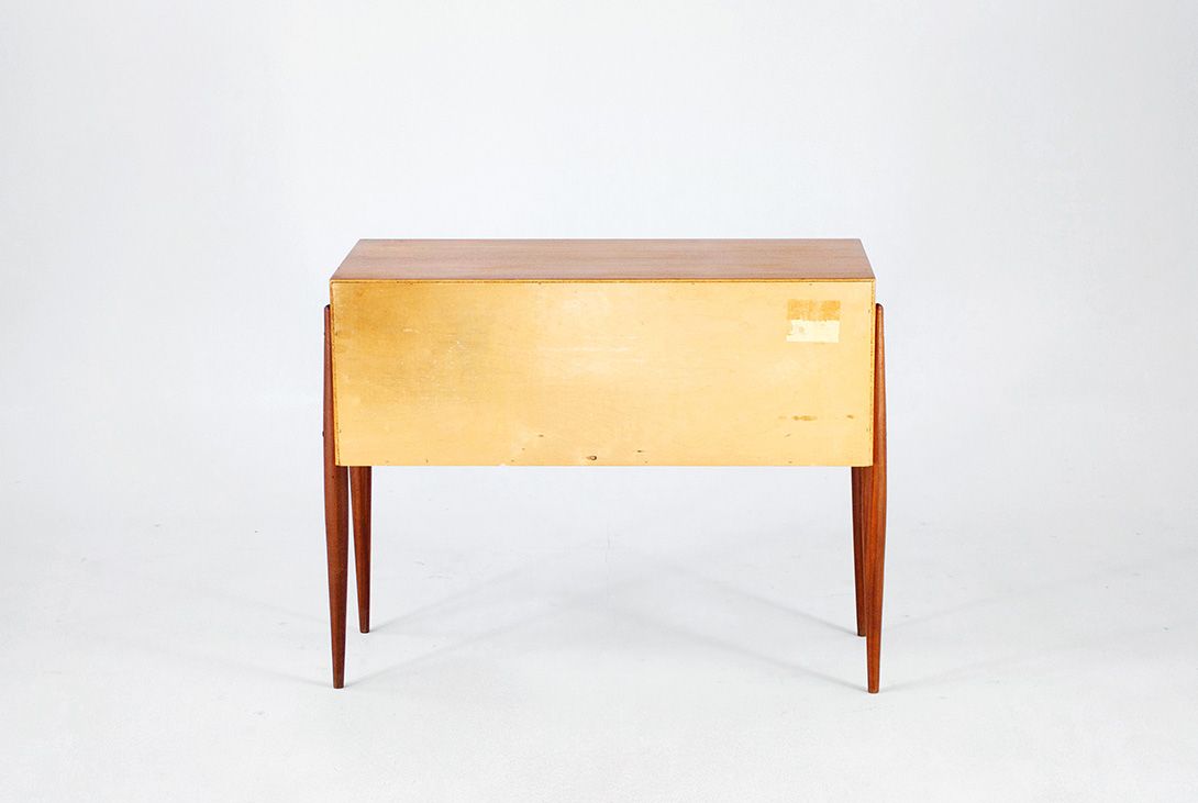 Foto Tiny Teak Lowboard with Conical Fittings Denmark 1955 w75