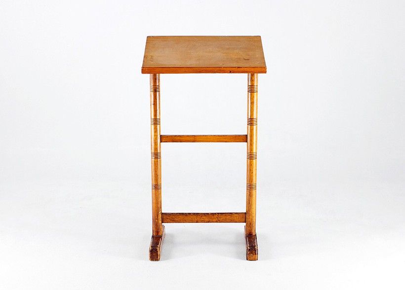 Foto Wooden Speaker&#8217;s Desk 1956 h110x37x60