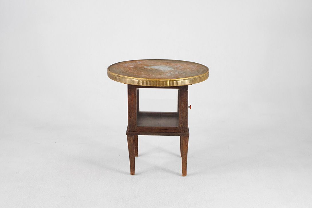 Foto Antique Smoker&#8217;s Table with Glass Cabinet 1919 h68x60