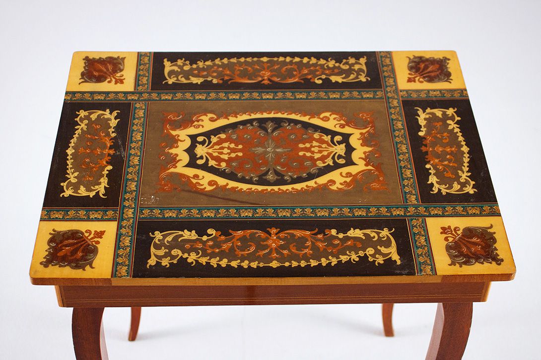 Foto Side Table Music Box h76x50x36