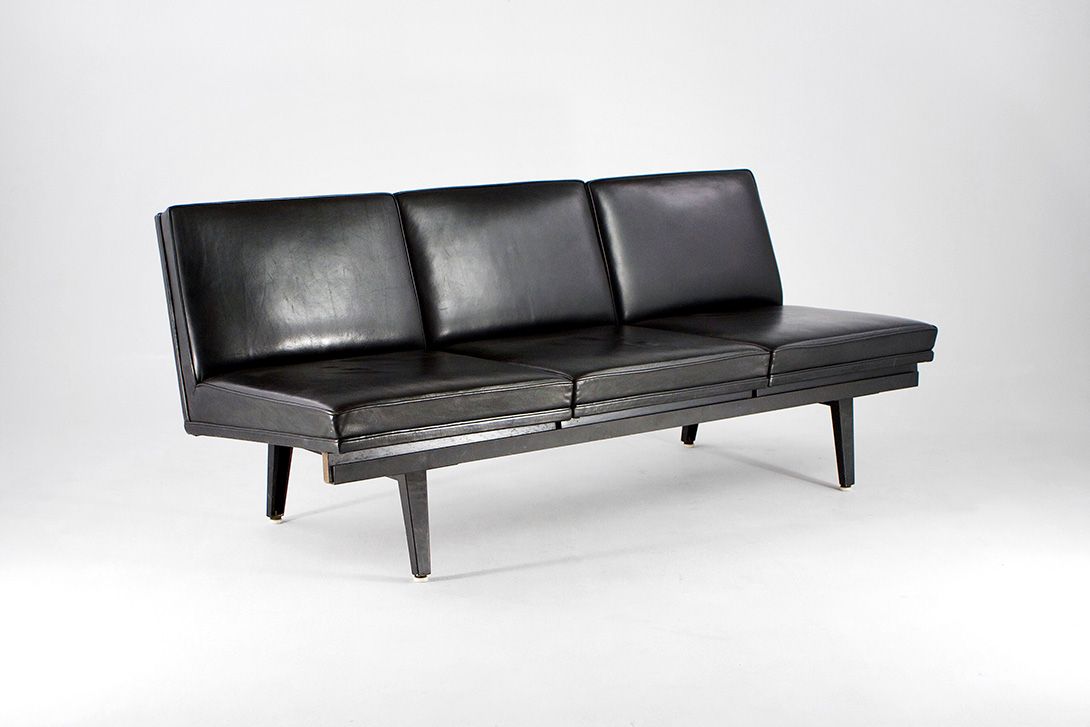 Foto Nelson Sofa (Three-Seater) with Rosewood Legs