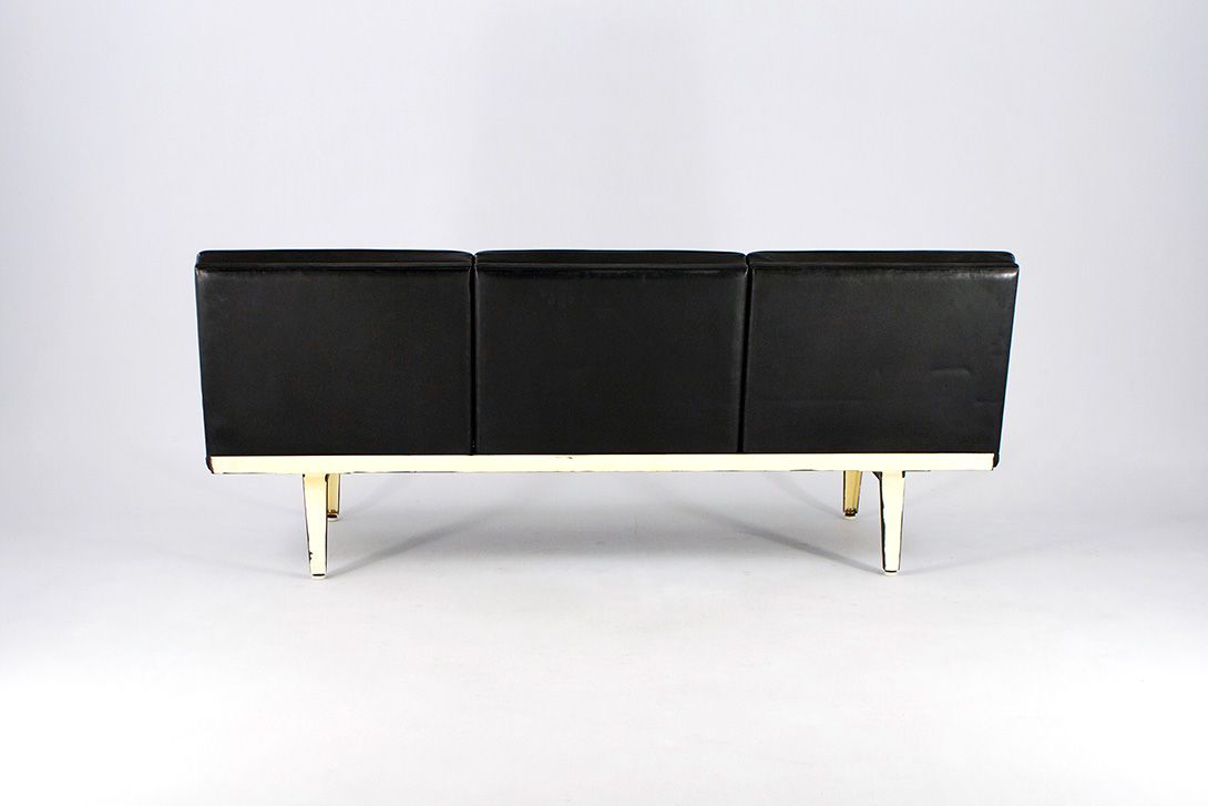 Foto Nelson Sofa (Three-Seater) with Rosewood Legs