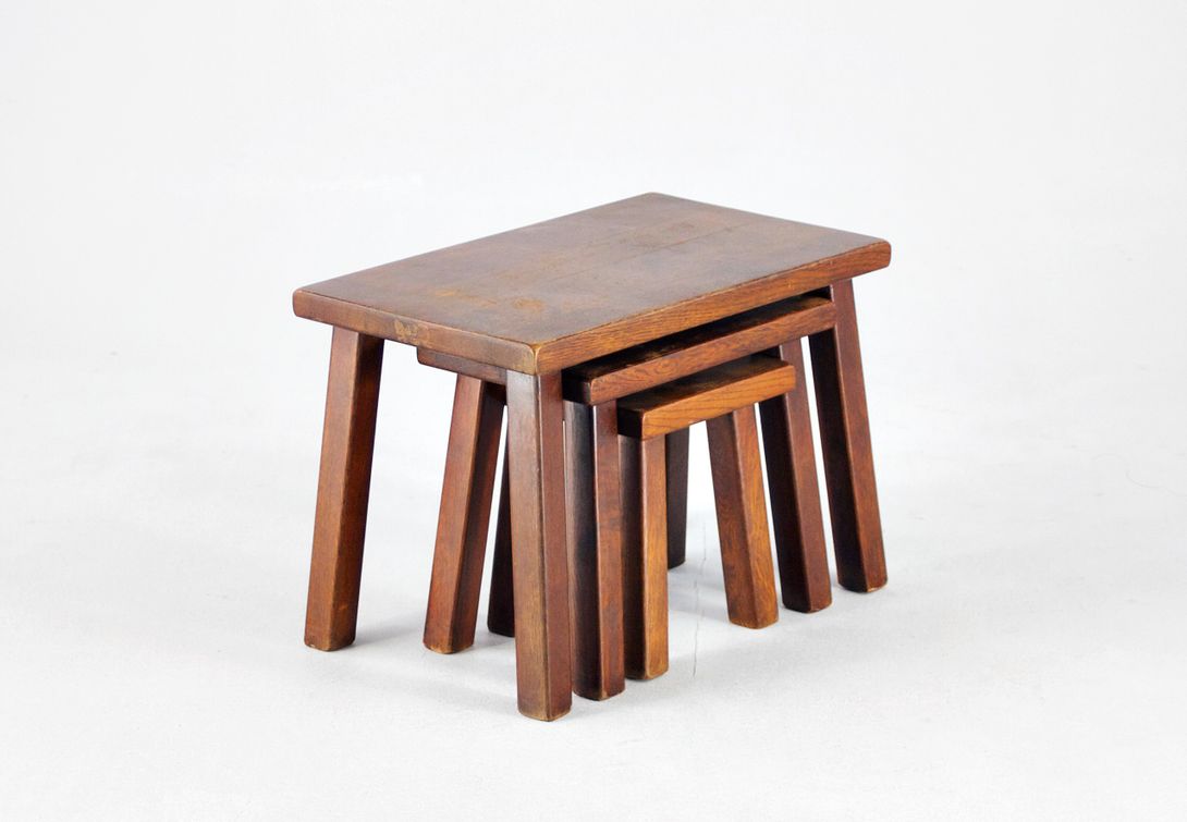 Foto Set of Small Rustic Carved Nesting Tables h38x55x34