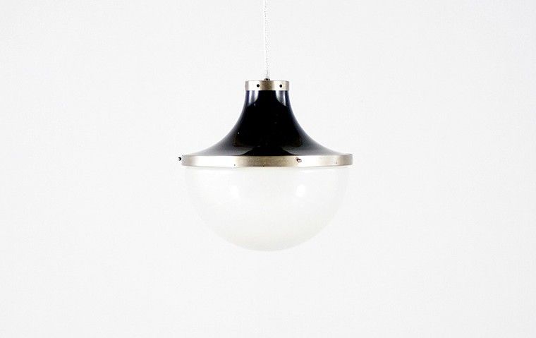 Foto Brown Enameled Clio Pendant Lamp by Sergio Mazza for Artemide 1960s ø25
