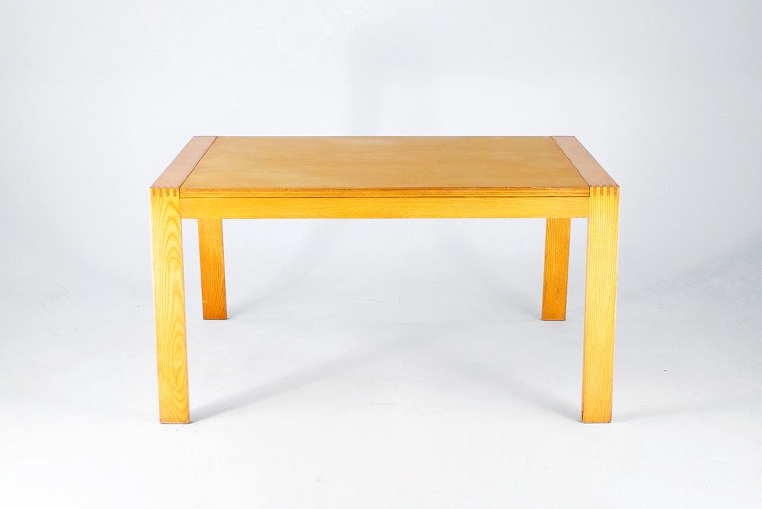 Foto Dutch Design Wooden Table 1985 B85xL138xH73