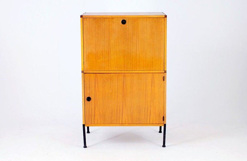 Foto Pierre Guariche French Highbord 1954 h118x74x46