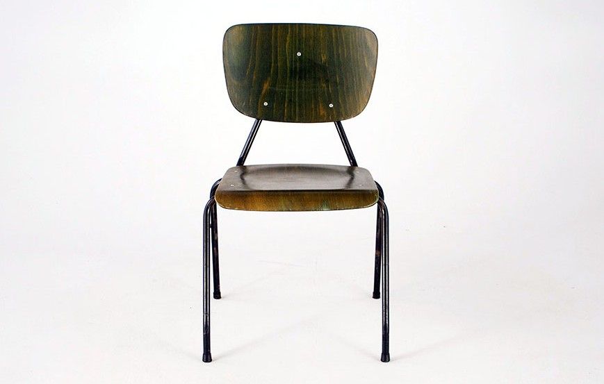 Foto Auditorium Plywood Chair with Black Metal Frame 1974