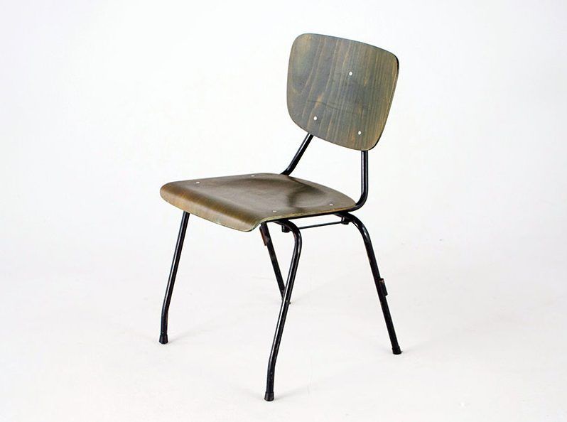 Foto Auditorium Plywood Chair with Black Metal Frame 1974
