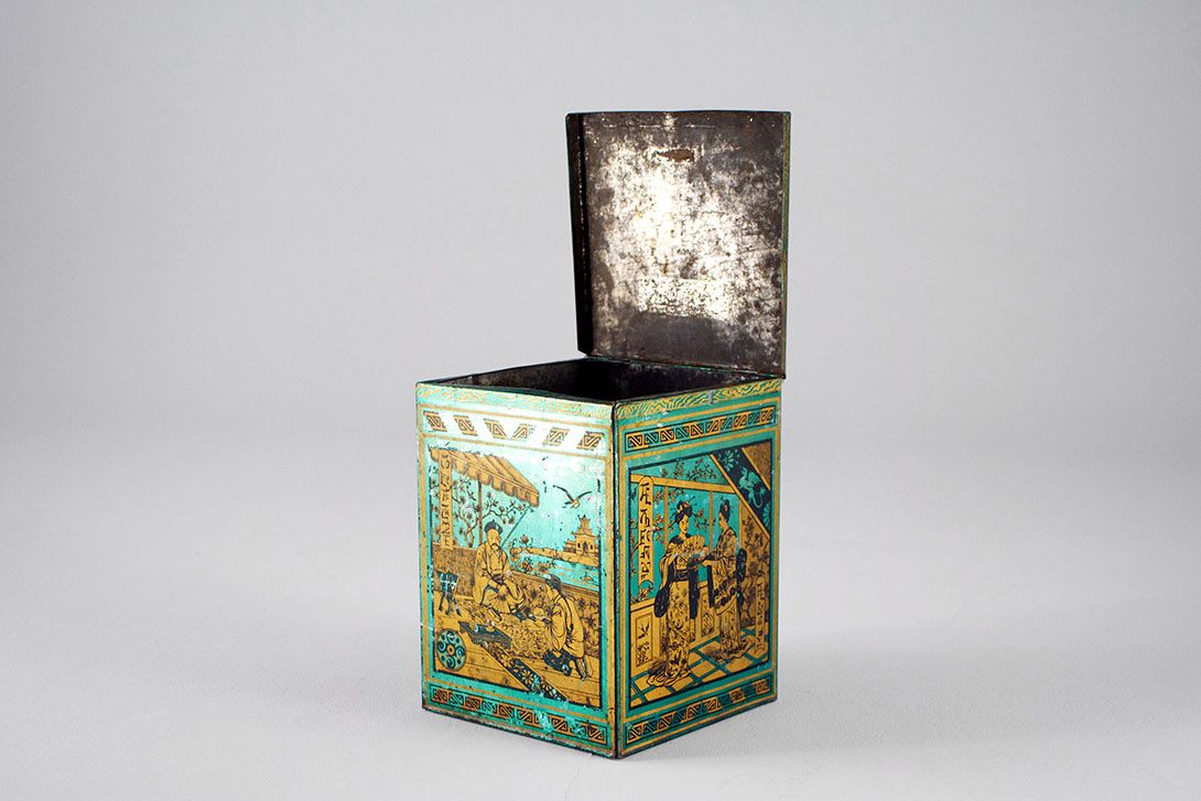 Foto Chinese Tea Tin Can with Turquoise and Golden Traditional Pattern h32 China 1930