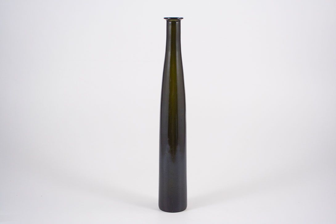 Foto Slim Glass Bottle Vase Green France 1975 h37