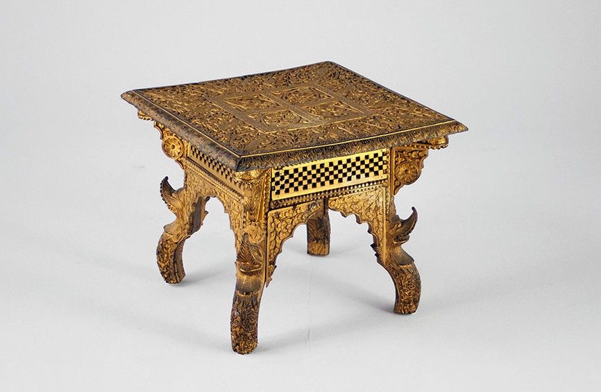 Foto Side Table Oriental Historicism Golden Shaped 1895 h41x52