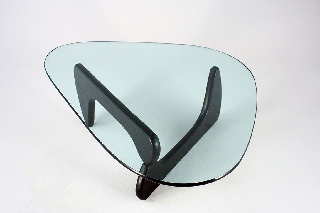 Foto Isamu Noguchi Coffee Table for Vitra h41x128x92
