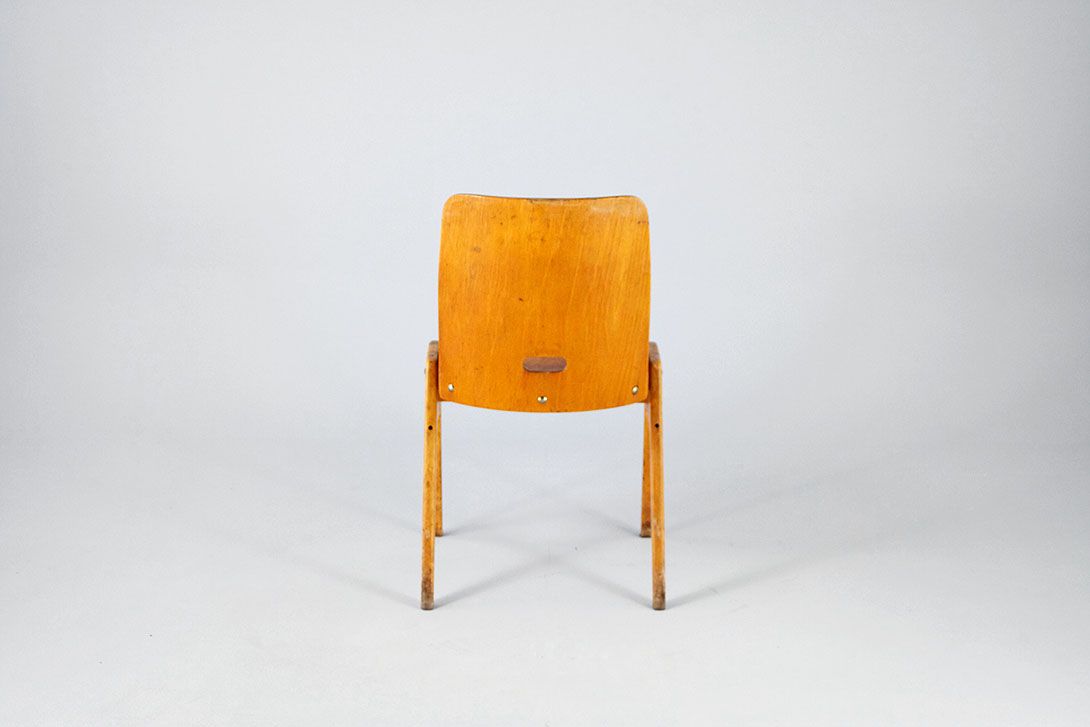 Foto Wooden Stacking Chair Hungary 1953