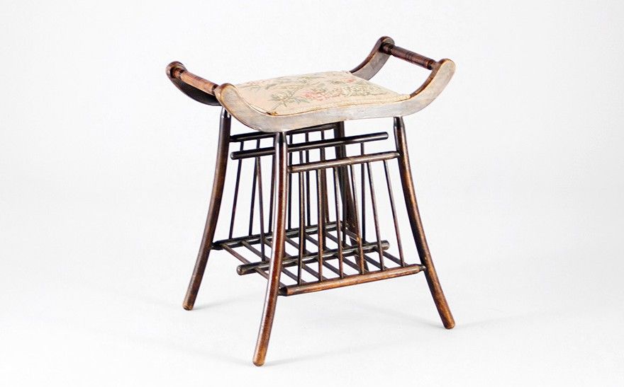 Foto Newspaper Stool