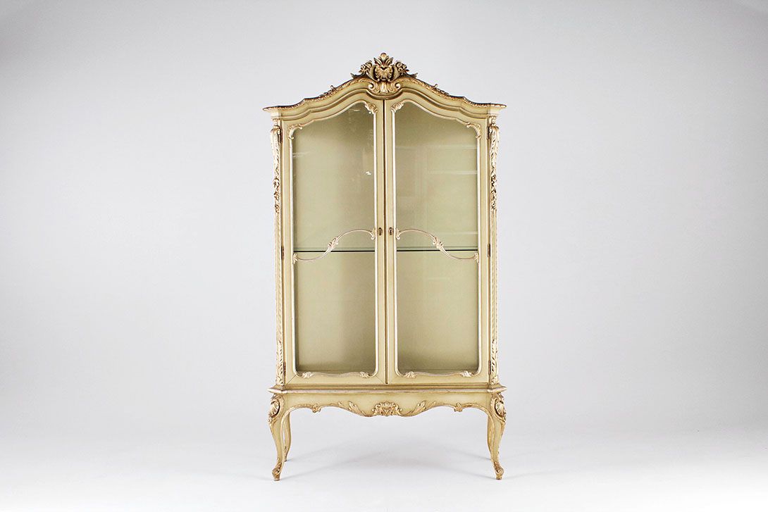 Foto Glass Cabinet Stilmöbel 1962