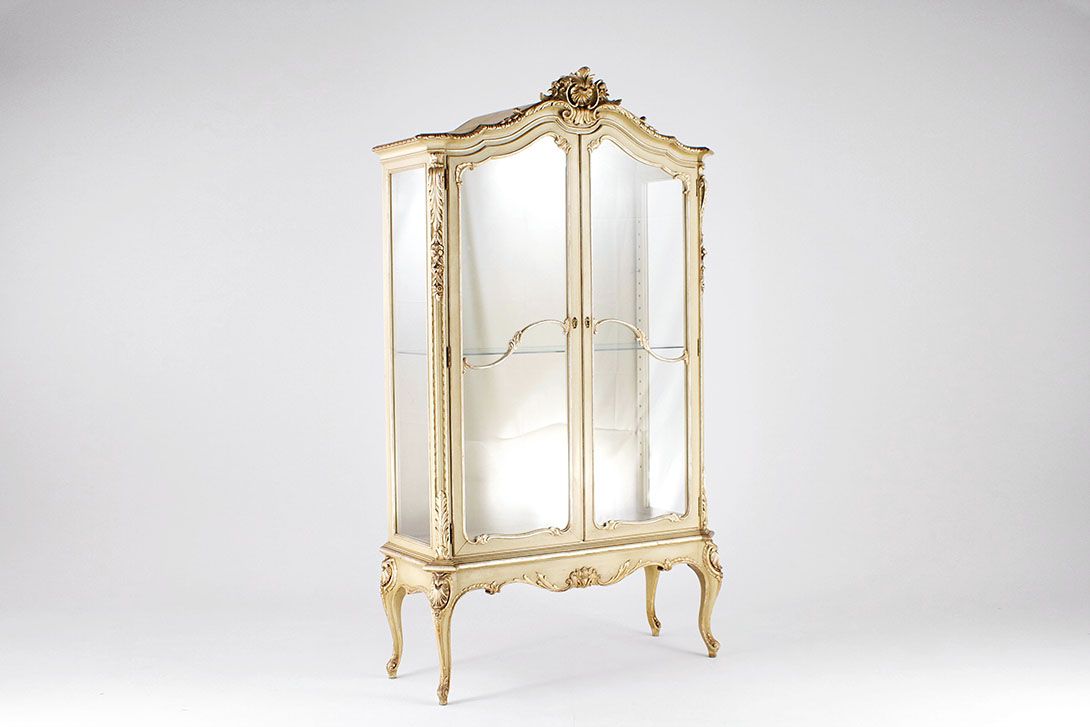Foto Glass Cabinet Stilmöbel 1962