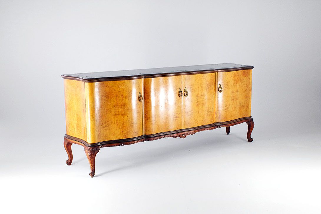 Foto George III Style Cherrywood Serpentine Antique Chest of Drawers with golden Mirror *N