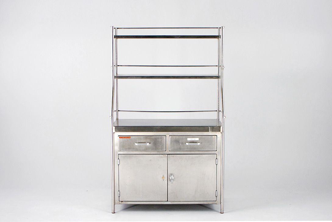 Foto Medical Metal Cabinet h155x49x95 Berlin 1950