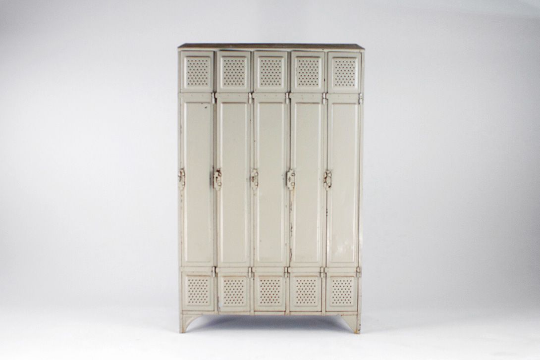 Foto Industrial Fivefold Divided Metal Locker 1940