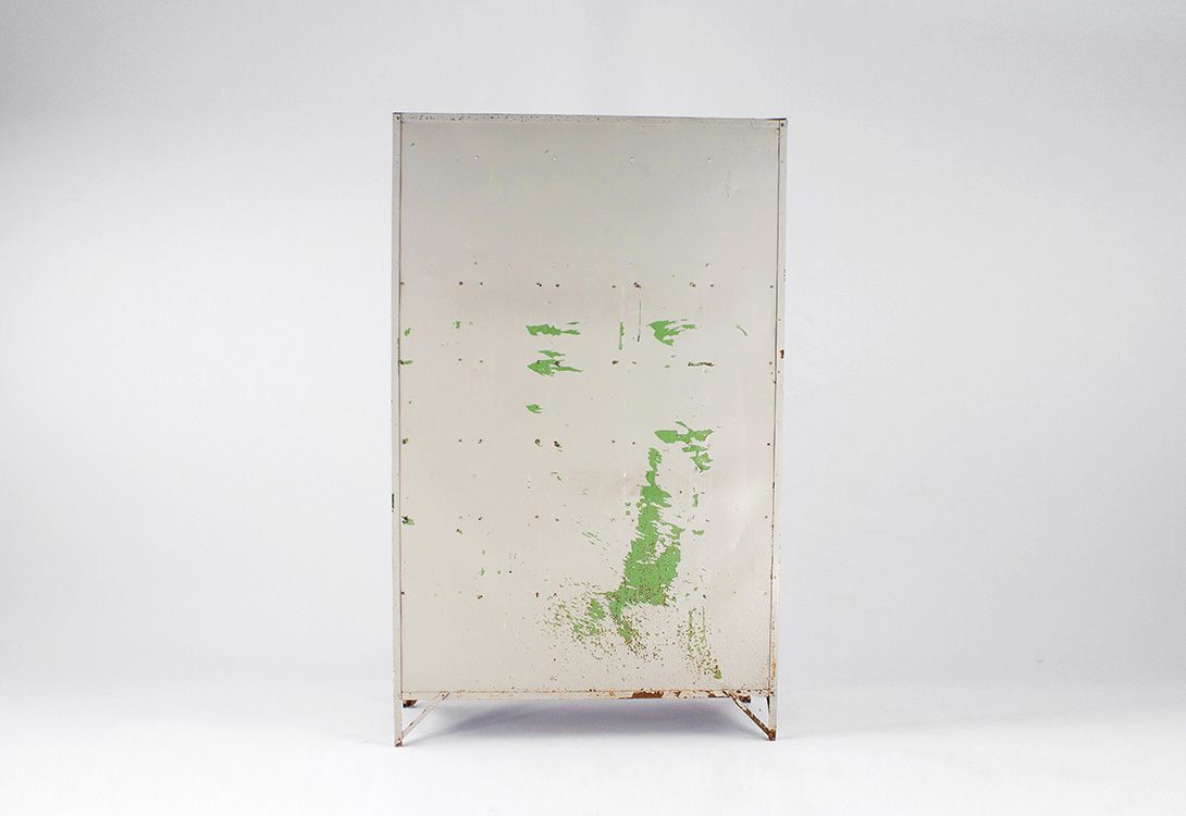 Foto Industrial Fivefold Divided Metal Locker 1940