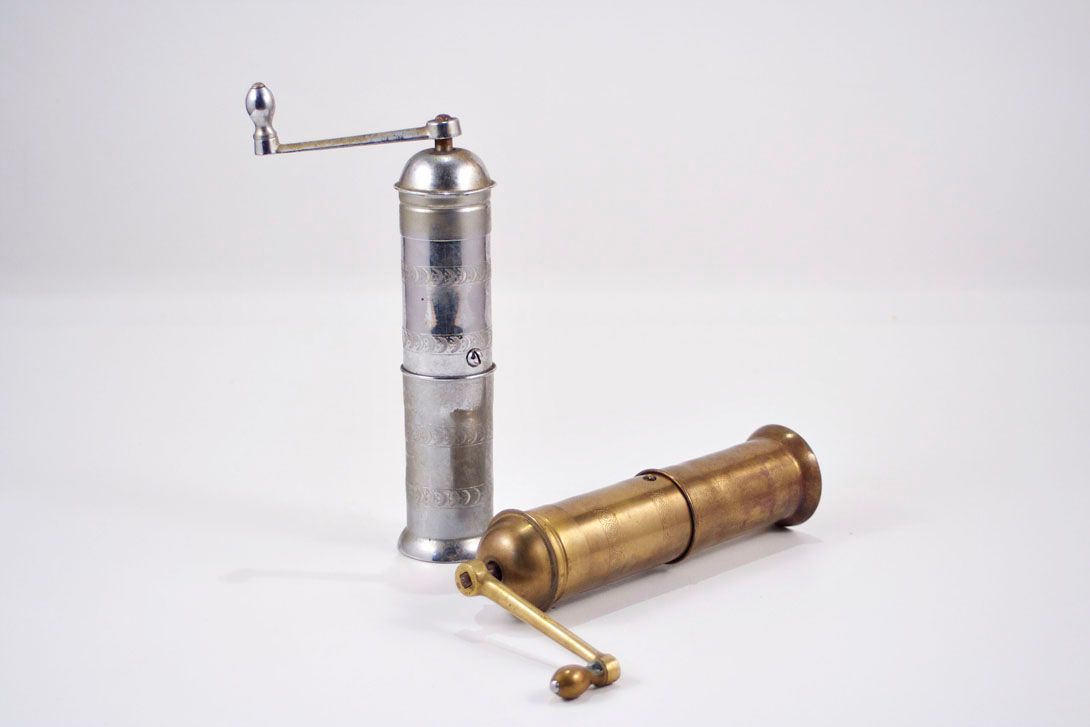 Foto Antique Salt and Pepper Mill Brass&#038;Silver h13x6x23