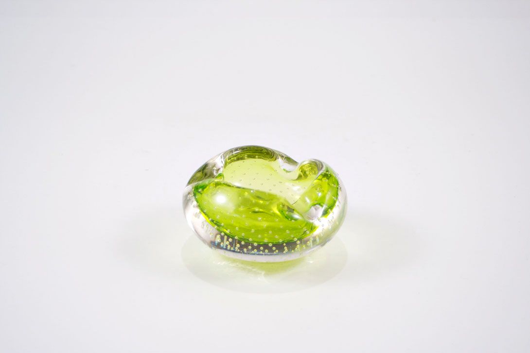 Foto Nubbled Glass Ashtray, Transparent, Poisen Green Inside, Everted Edge