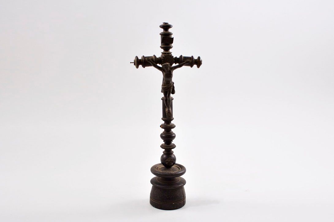 Foto Amazing Carved Ebony Crucifix h41