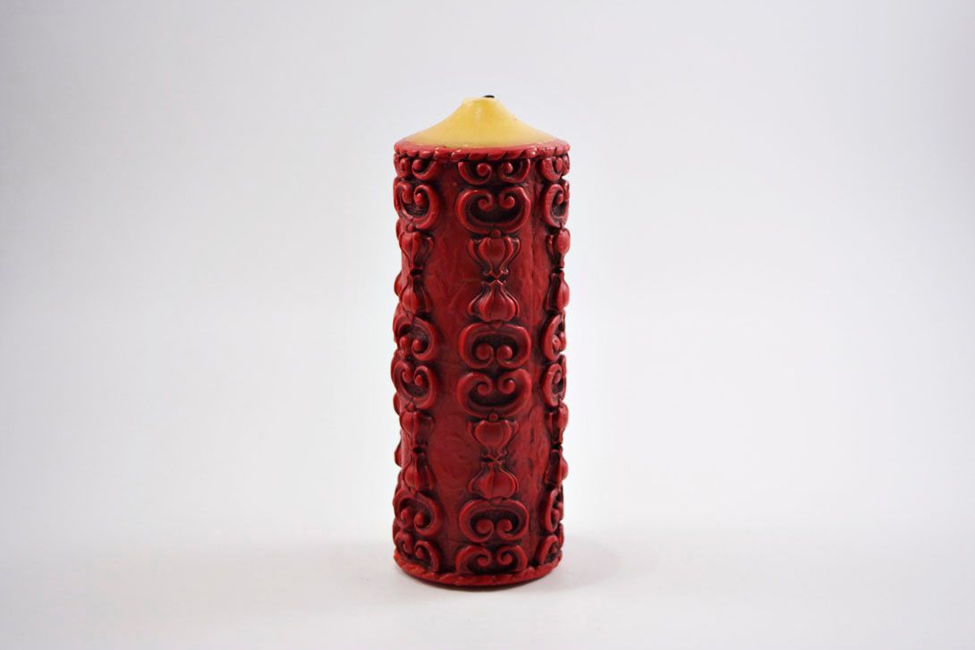 Foto Wine Red, Richly Embellished Candle, Tendrils and Squiggles