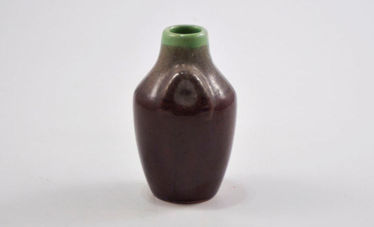 Foto Brown Ceramic Vase with Green Neck h11 D5