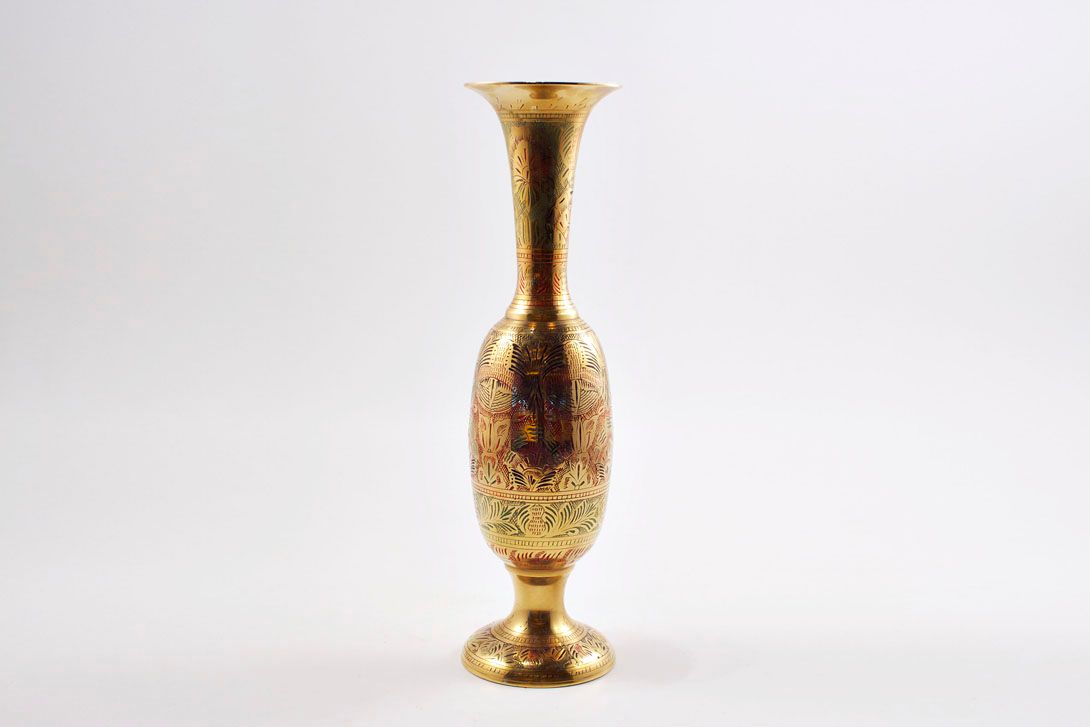 Foto Golden Metal Table Vase Engraved Decor h41