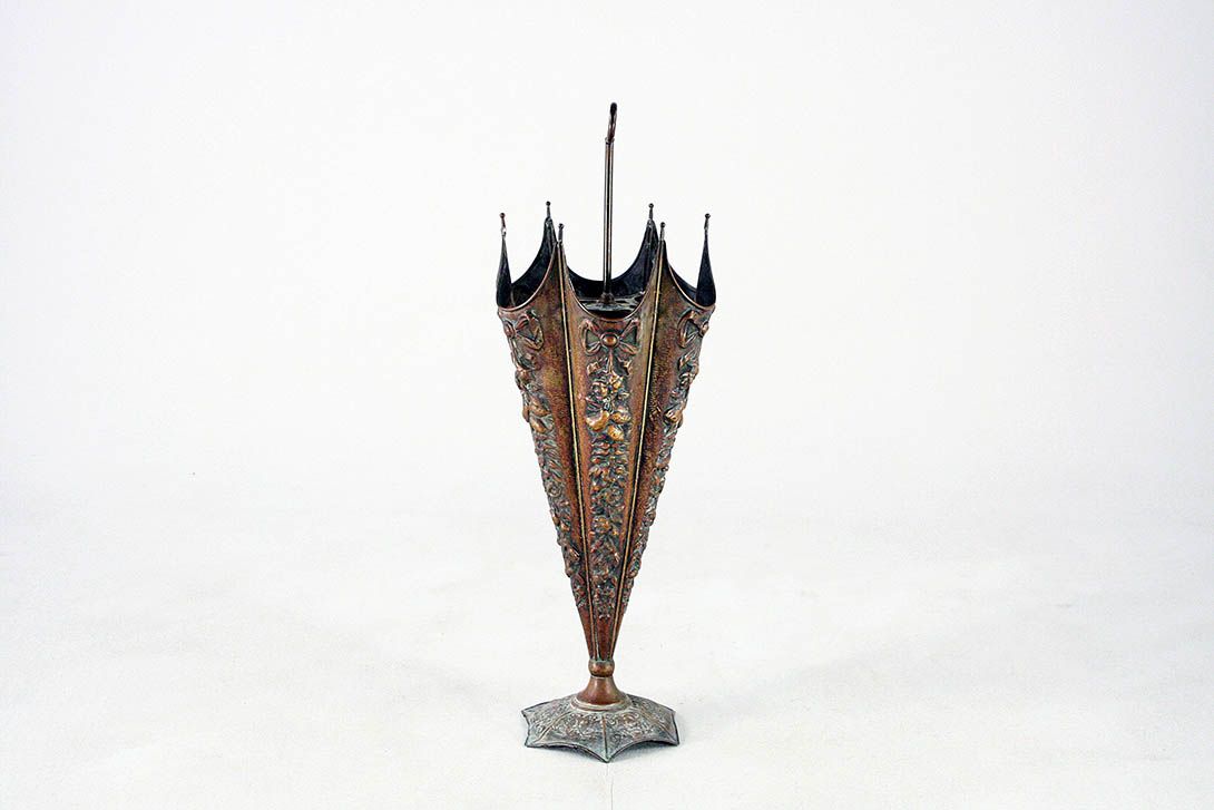 Foto 19th Century Style Umbrella Stand, Brass and Rich Floral Embelleshing