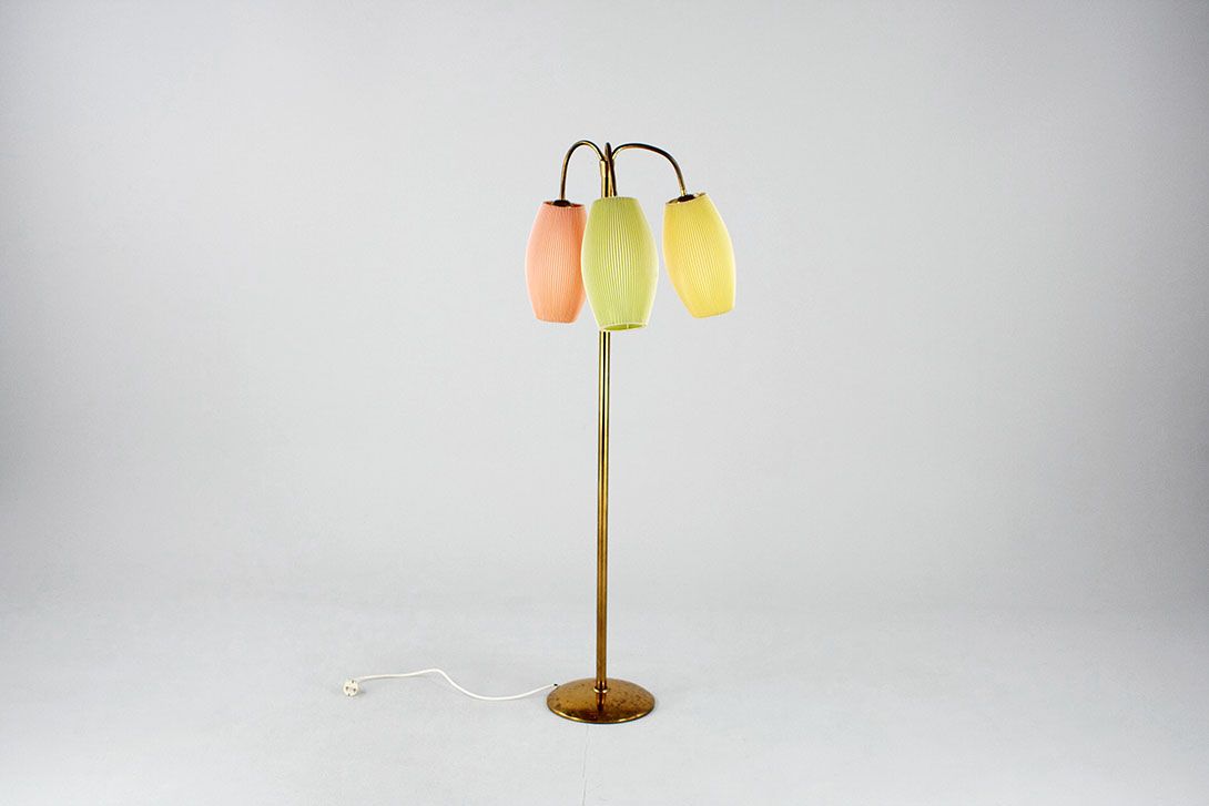 Foto Floor Lamp with Oval Plissee Balls 1954 h185