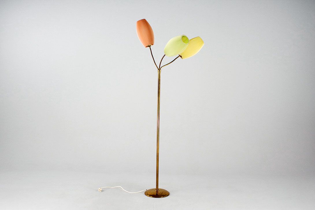 Foto Floor Lamp with Oval Plissee Balls 1954 h185