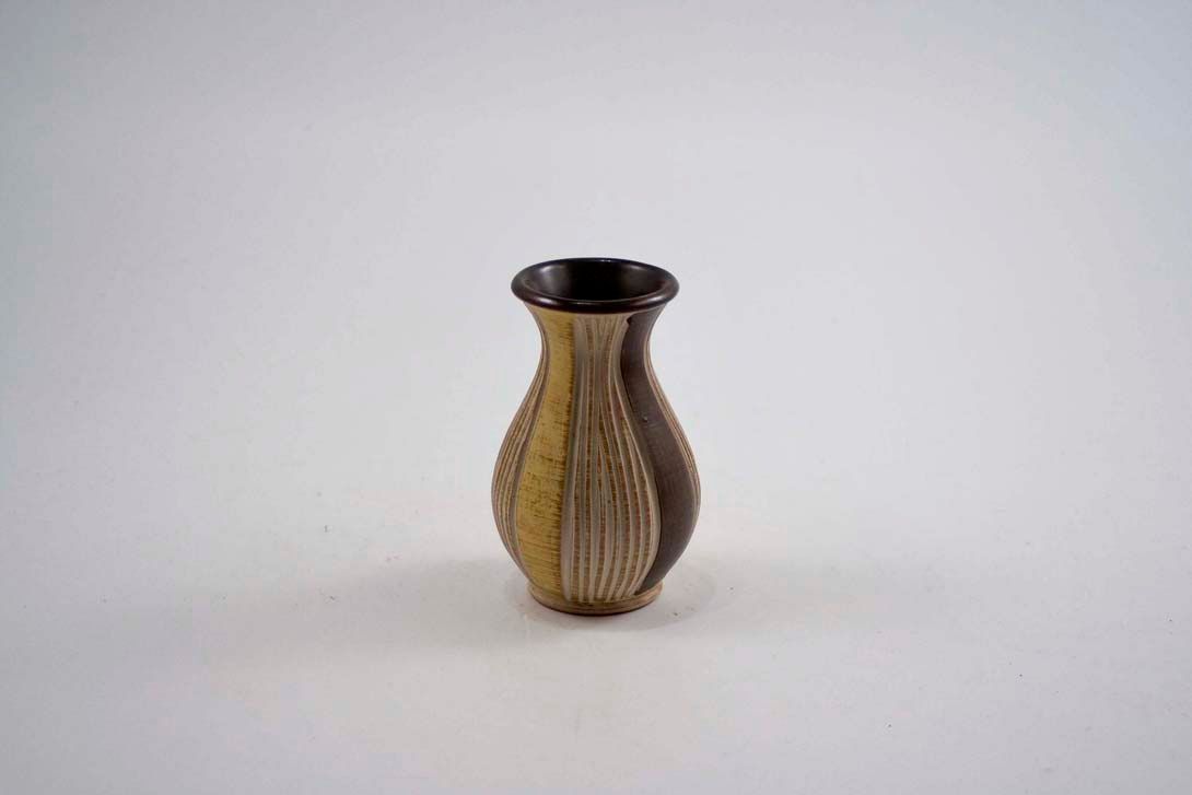 Foto Small Ceramic Vase, Scratch line decor, h12 B5