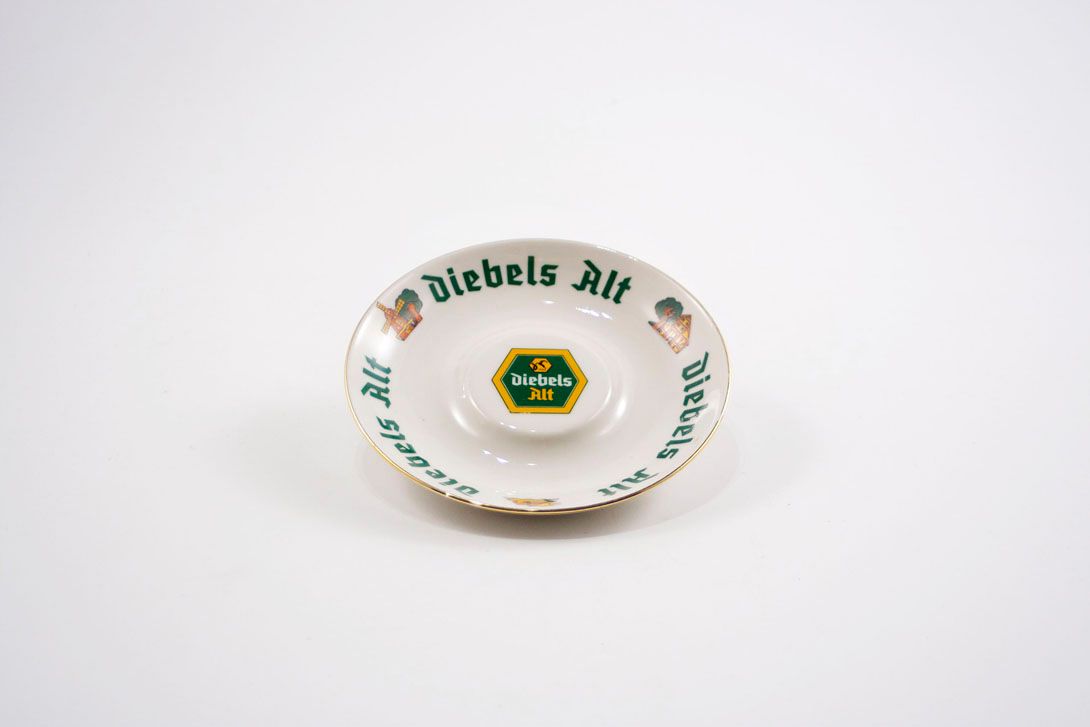Foto White, Round Porcelain Ashtray, Diebels Alt Label