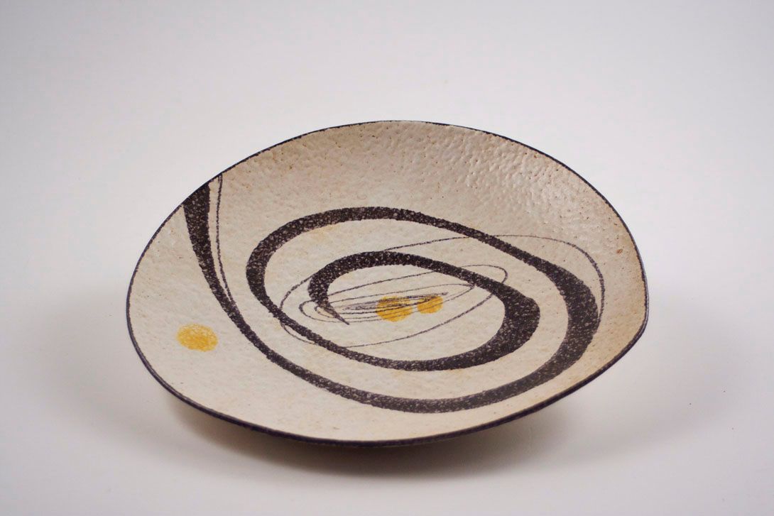 Foto Ceramic Bowl, White Inside, Black Spiral Decor, 1967