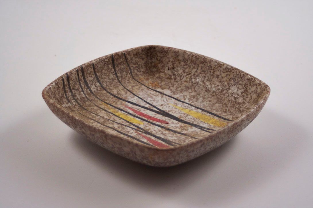 Foto Square Ceramic Bowl, Beige/Brown, Black/Yellow/Red Line Decor, 1952