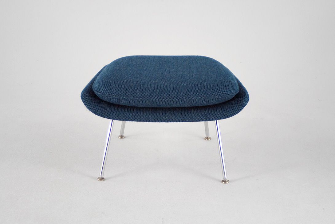 Foto Womb Chair Ottoman