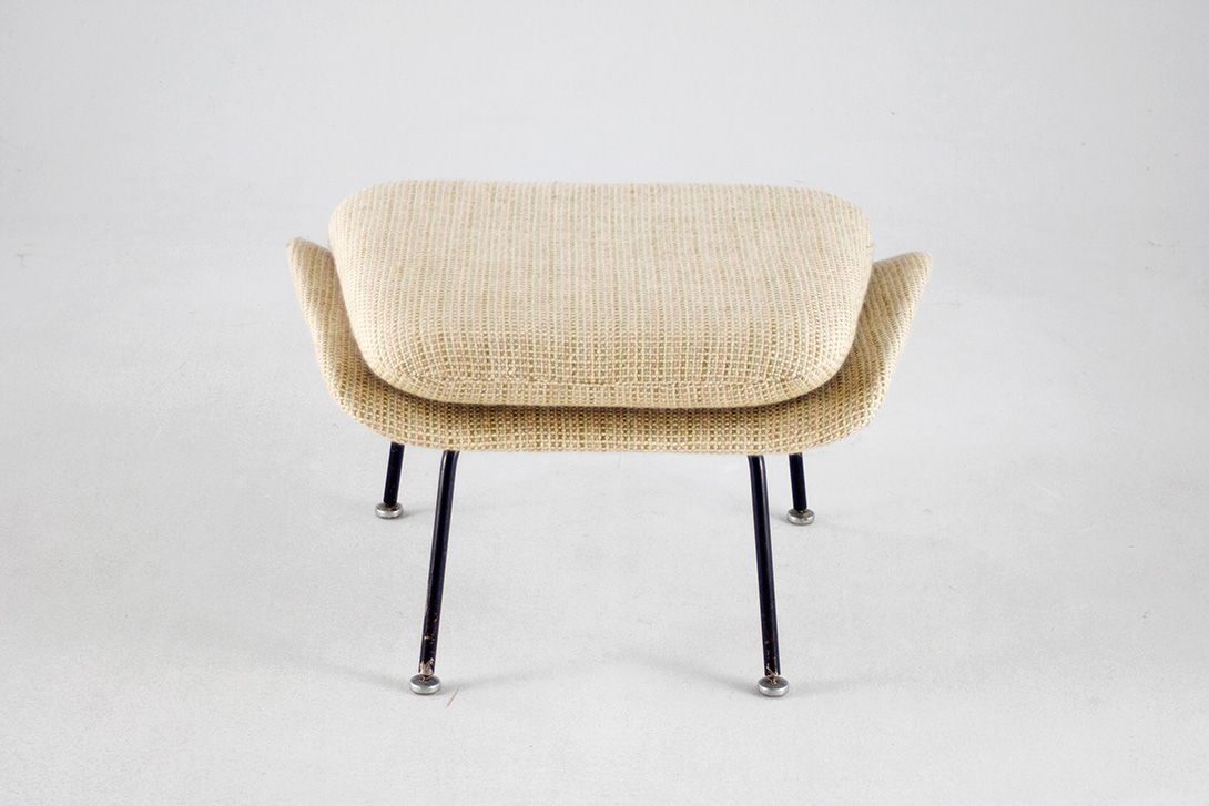 Foto Beige Womb Chair Ottoman