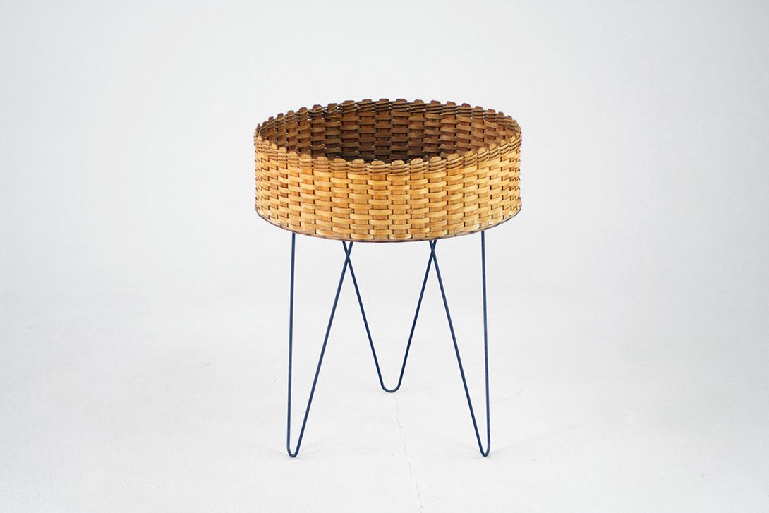 Foto Flower Stand with Basket and Slim Metal Legs 1964 h65x55