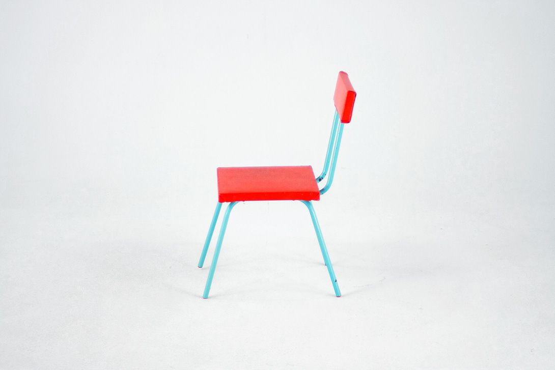 Foto Poppy Red Children&#8217;s Chair with Bright Turqouise Steel Tube Frame