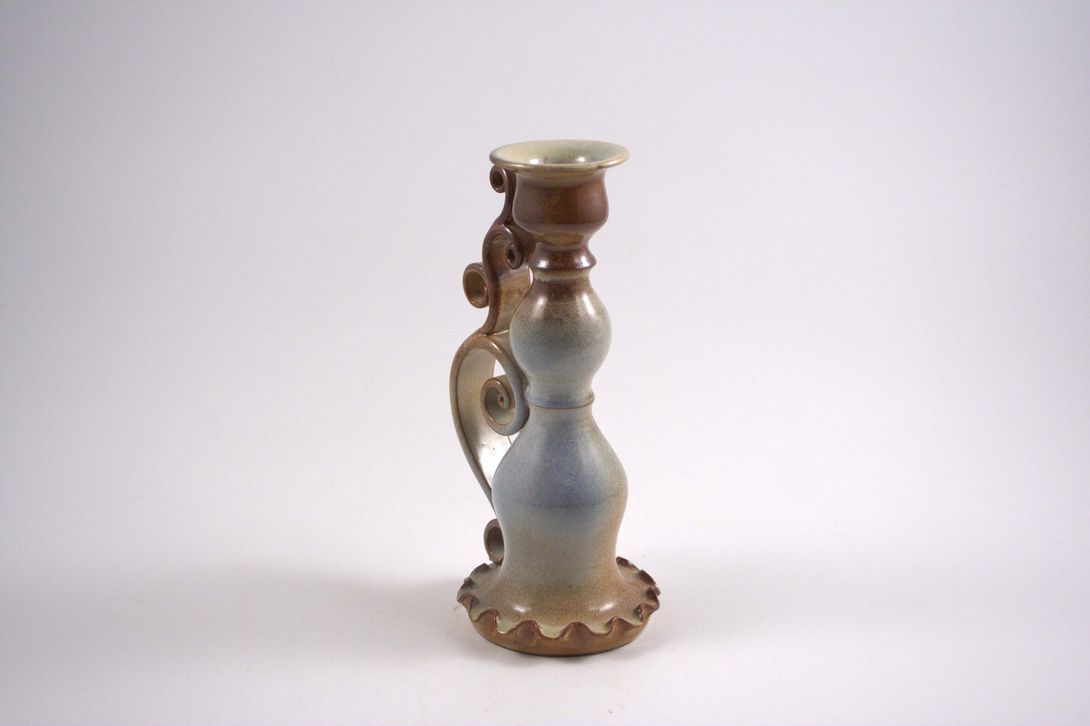 Foto Ceramic Candle Holder, Pale Blue, Playful Squiggly Handle