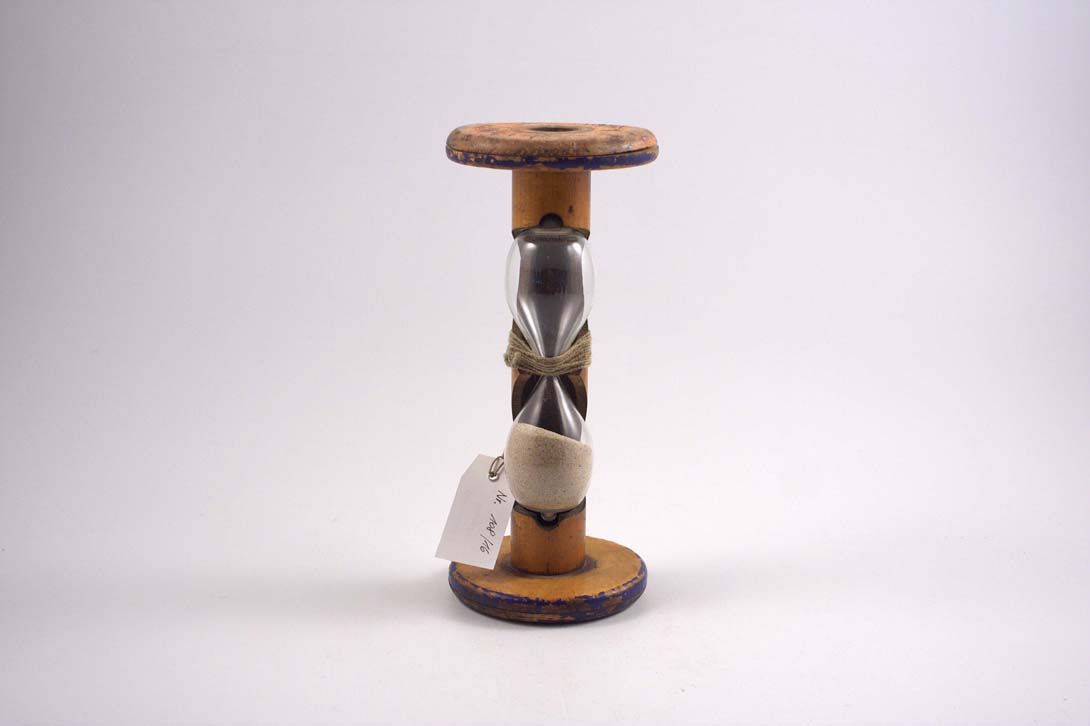 Foto Wooden African Hourglass, Spool-Shaped
