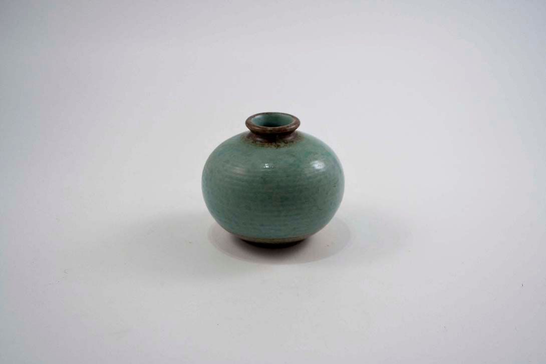 Foto Tiny Ceramic Table Vase Pale Blue Germany 1956 h12 C5