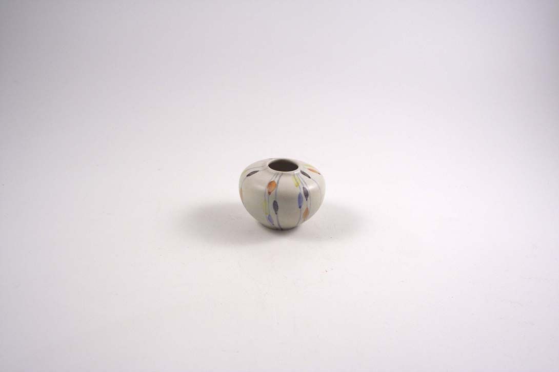 Foto Small Lined Ceramic Vase with multicoloured Dots h7x9 A5