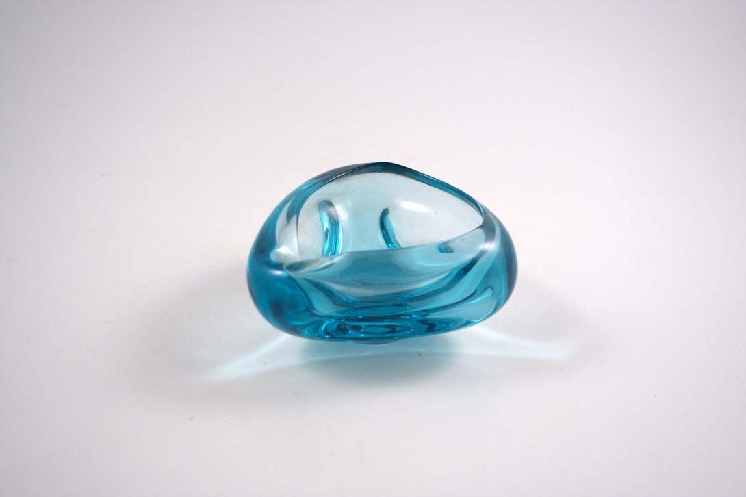 Foto Ashtray Glass, Shiny Sky Blue, Smooth Shape